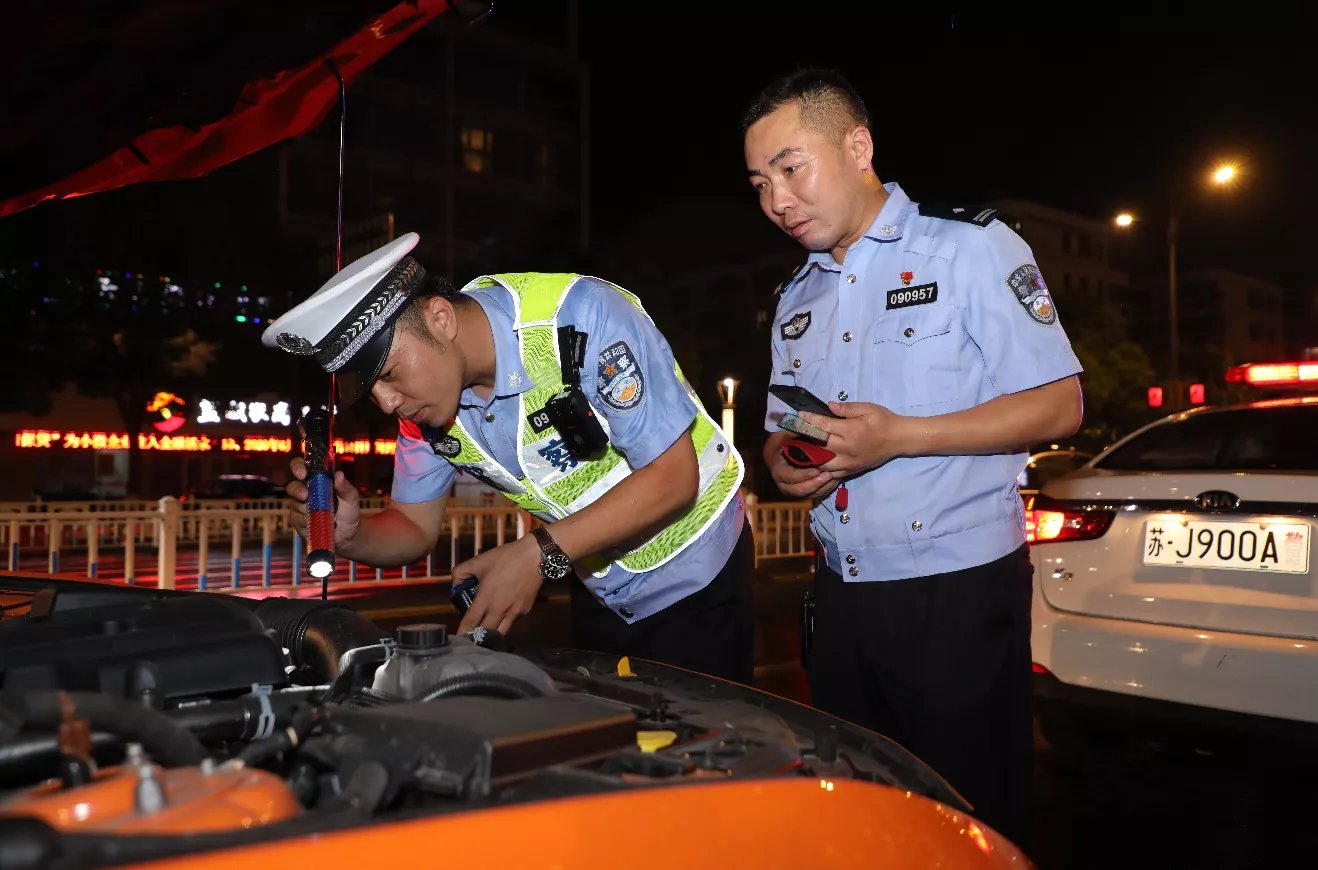 盐城警方“静夜行动” 守护百姓“静夜时空”